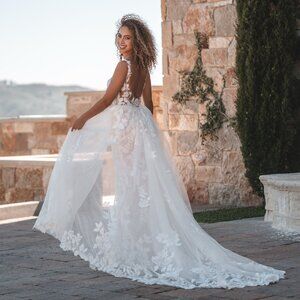 Allure Bridals Wedding Dress with Detachable Train A1207T